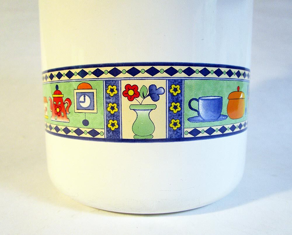 Enamelled metal pot