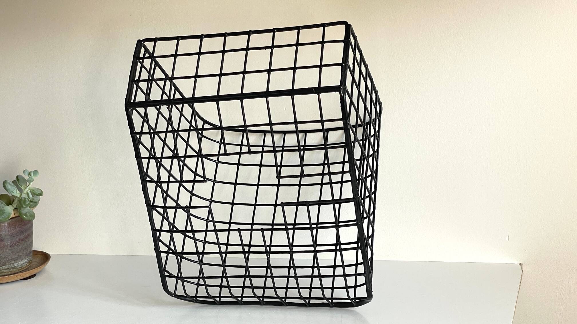 Vintage storage steel wire wall basket