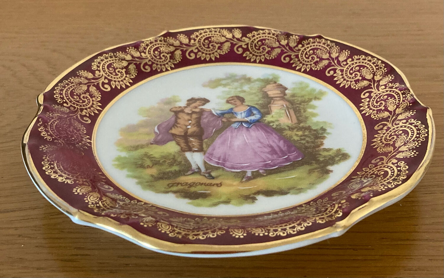 Decorative plate in Limoges porcelain