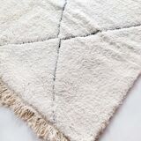 Moroccan Berber carpet Beni Ouarain ecru with black diamonds engraved 275x208cm