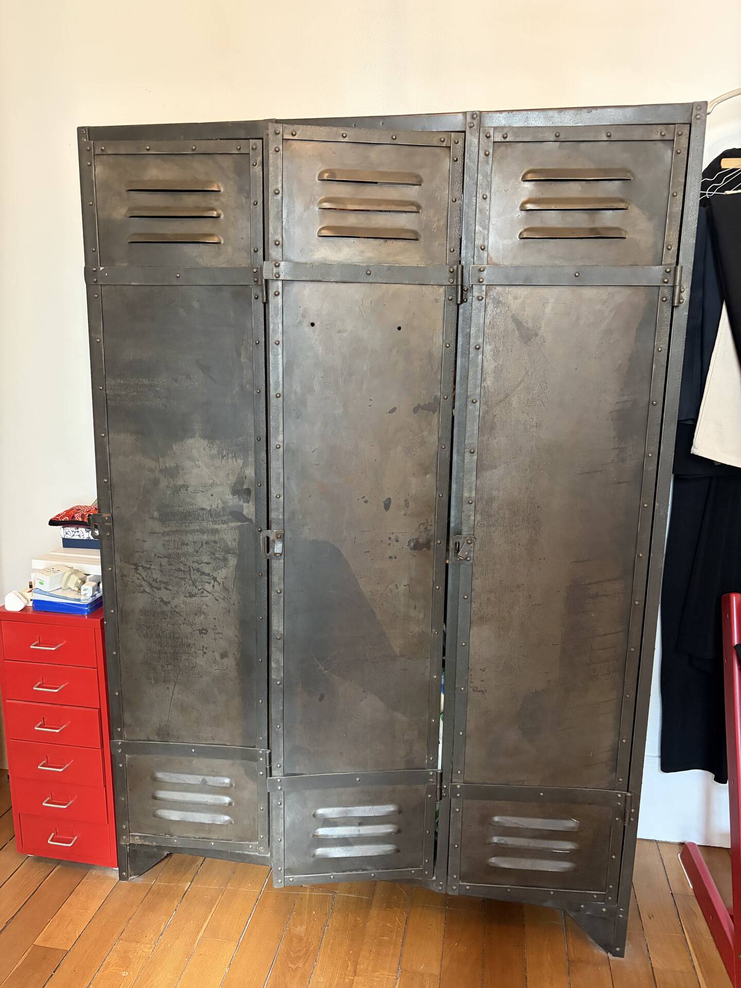 Armoire vestiaire métallique