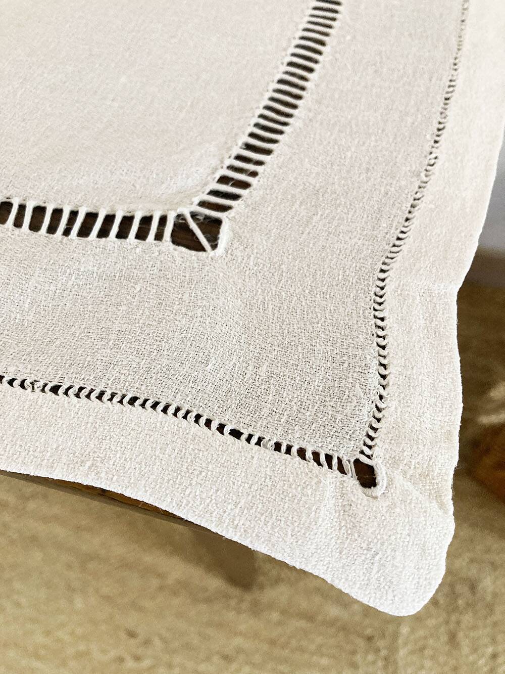 5 old openwork cotton crepe napkins