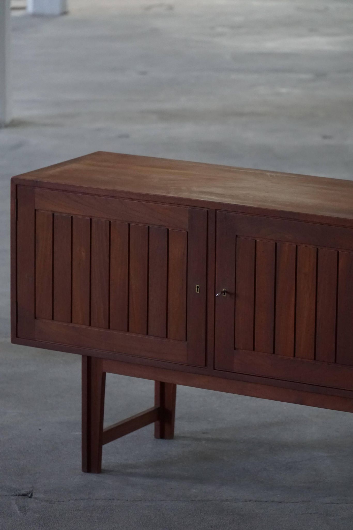 Kurt Østervig, buffet bas en teck, VAMO, moderne scandinave du milieu du siècle, années 1960