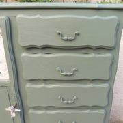 Armoire ancienne Green Smoke – Toile de Jouy .