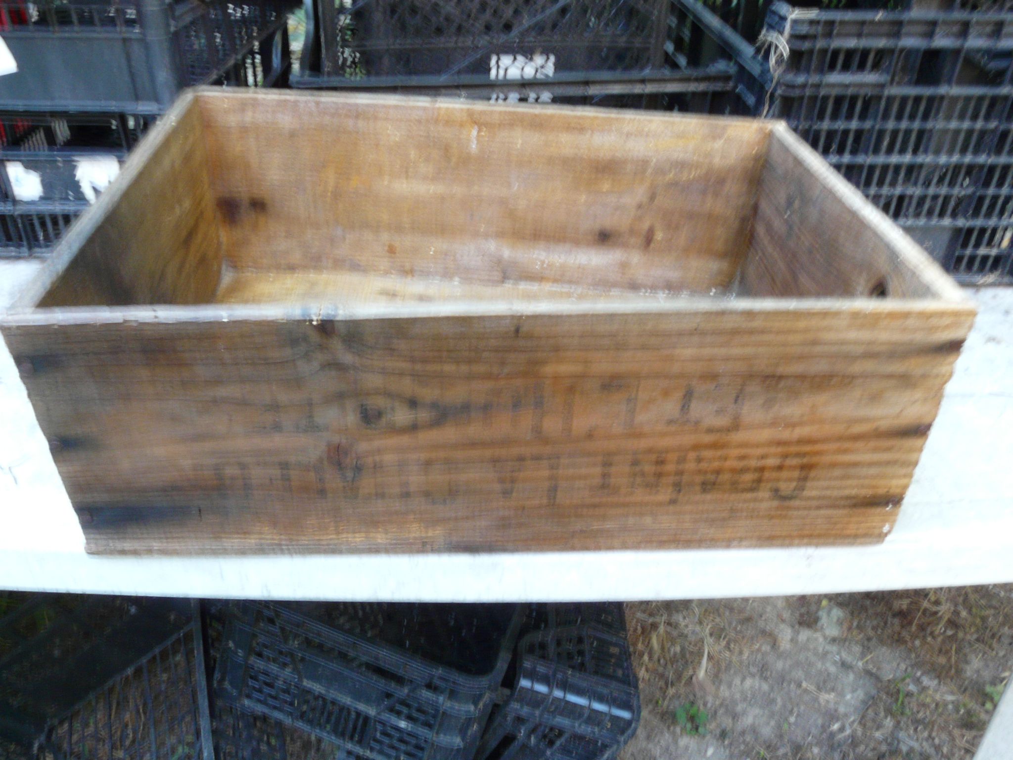 Ancienne caisse en bois publicitaire Nestlé
