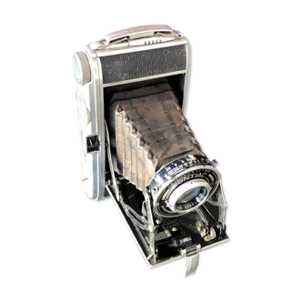 Old pontiac camera