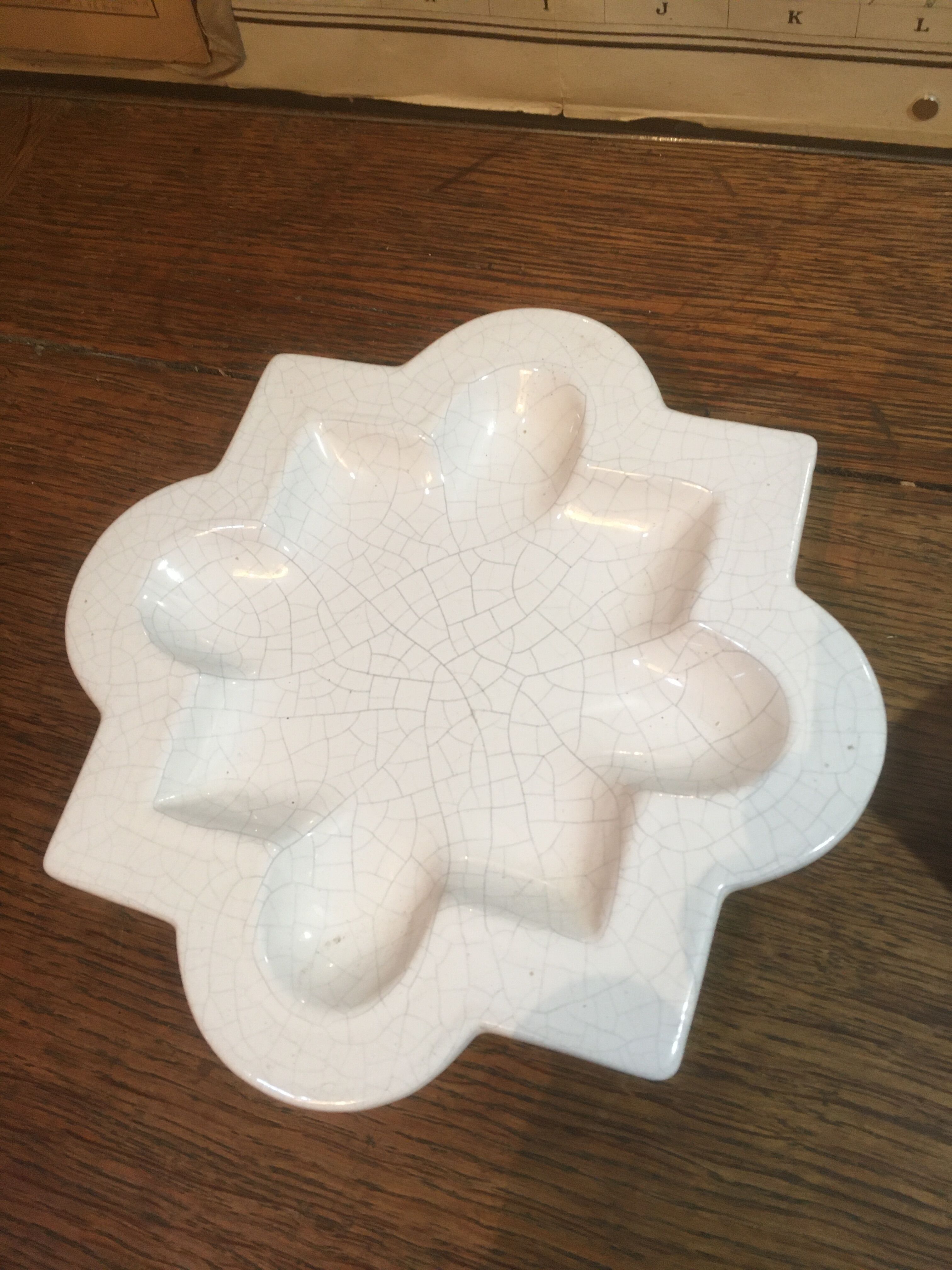 Pair of ceramic pocket vacuum