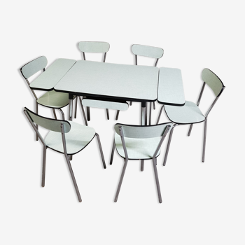 Table et chaises en formica vert menthe