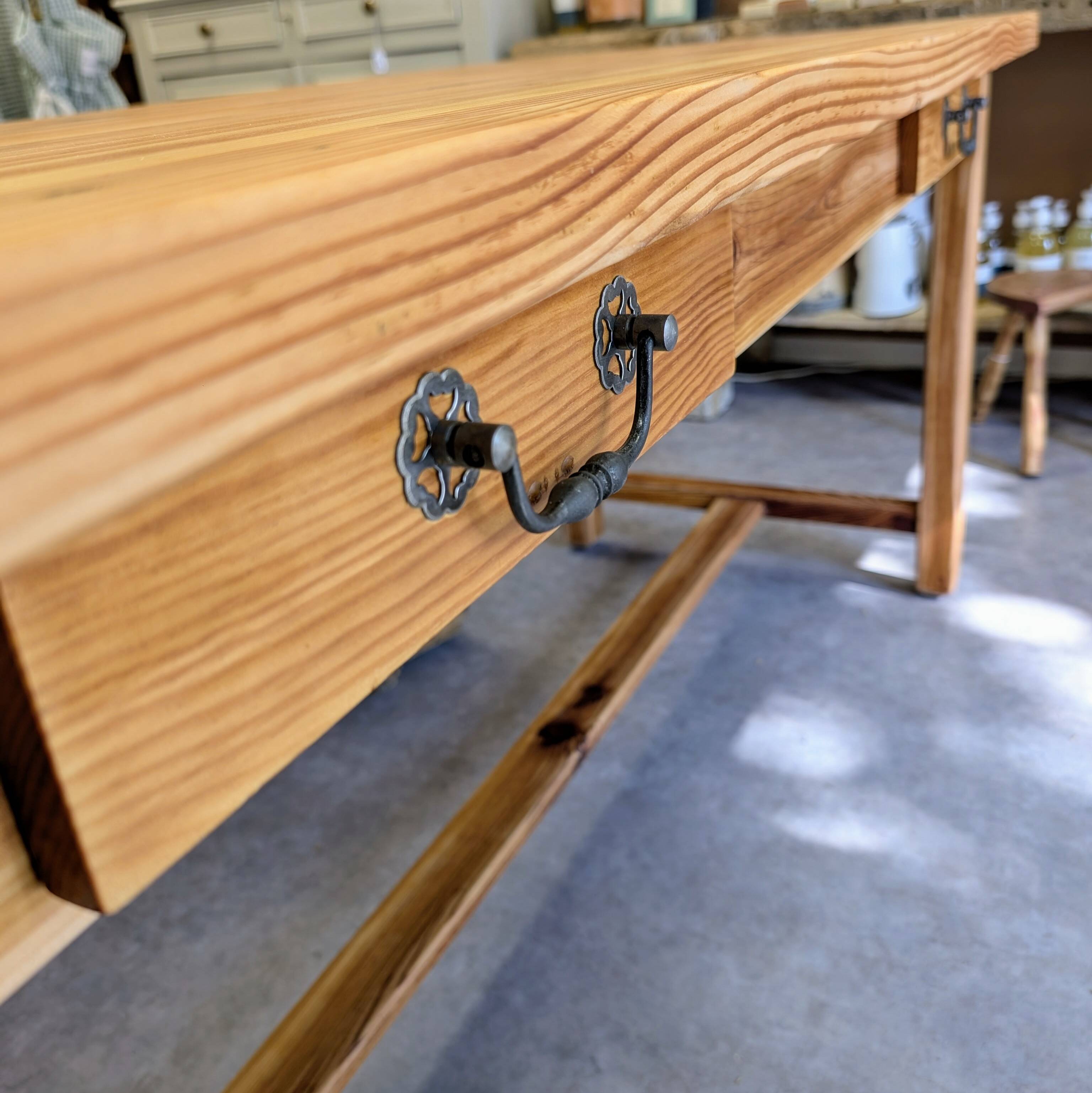 Farmhouse table with spacer base