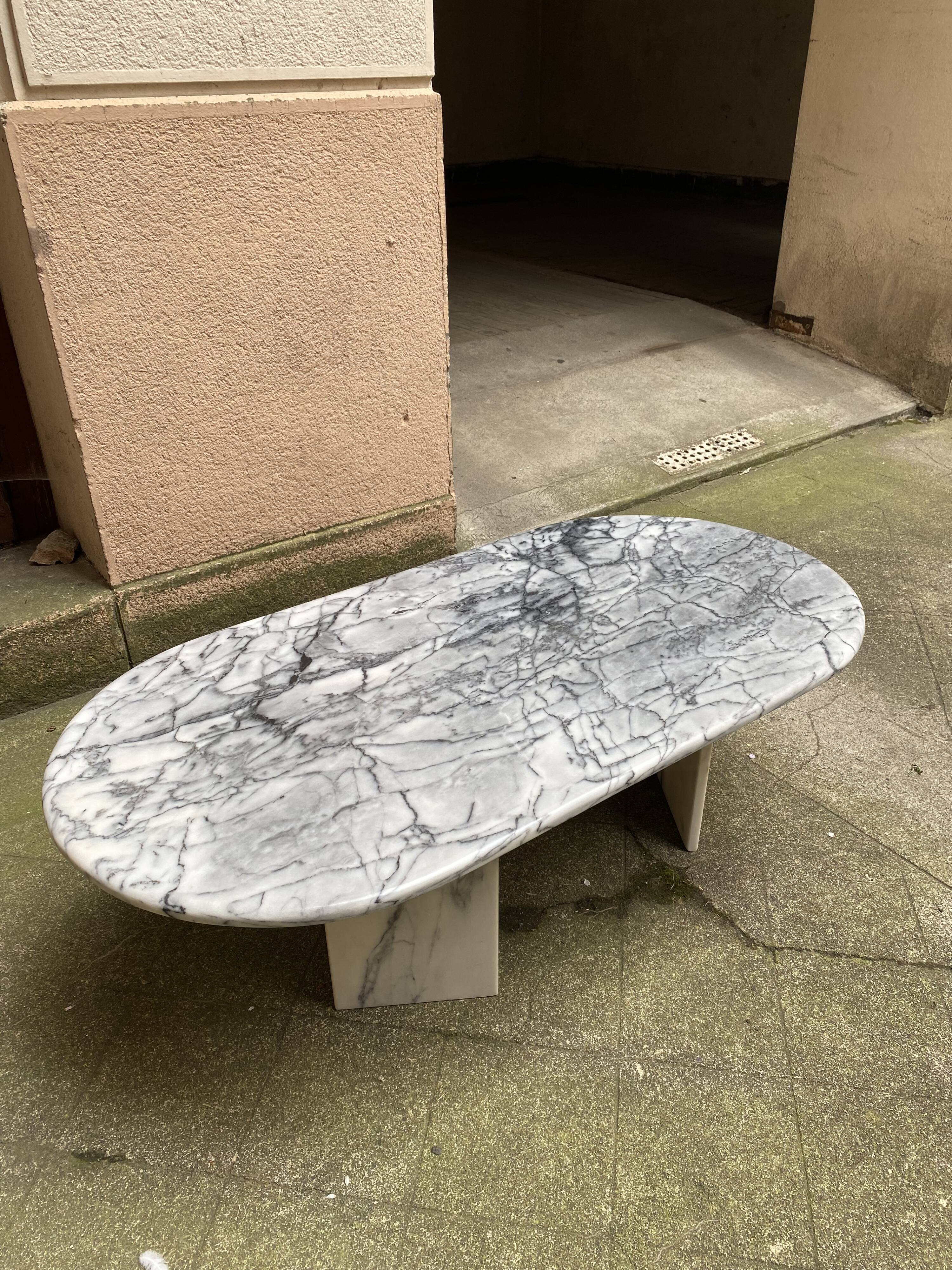 Oval marble coffee table
