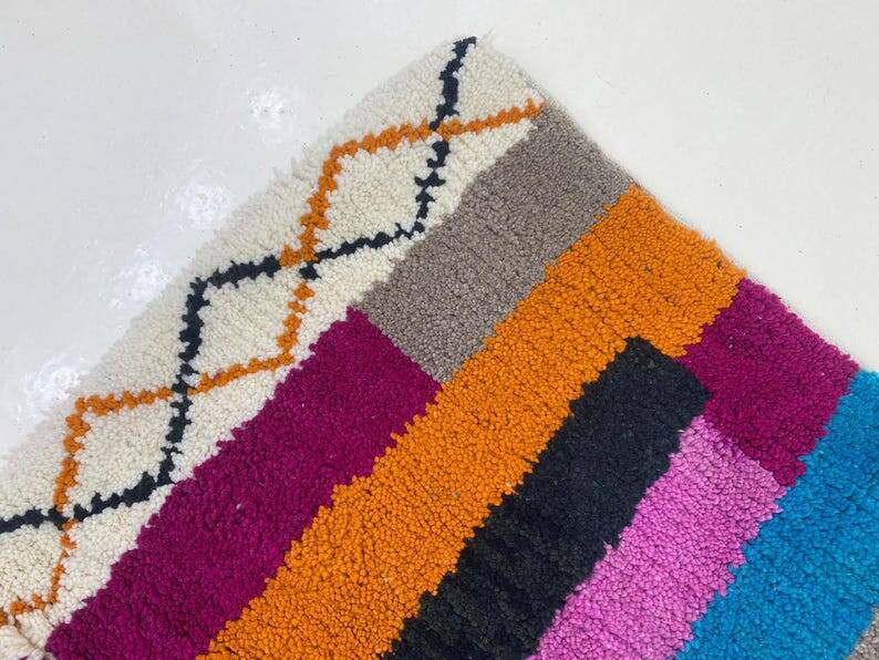 Off-white Moroccan rug with colorful patterns, 200cm x 300cm