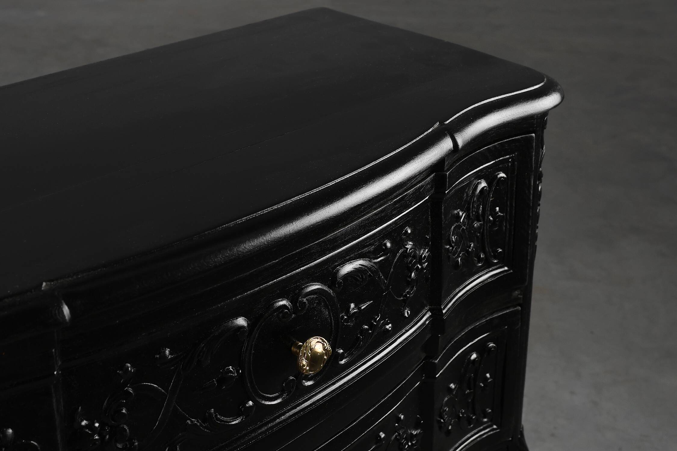 20th Century French Louis XV Style Chest of Drawers in Carved Wood