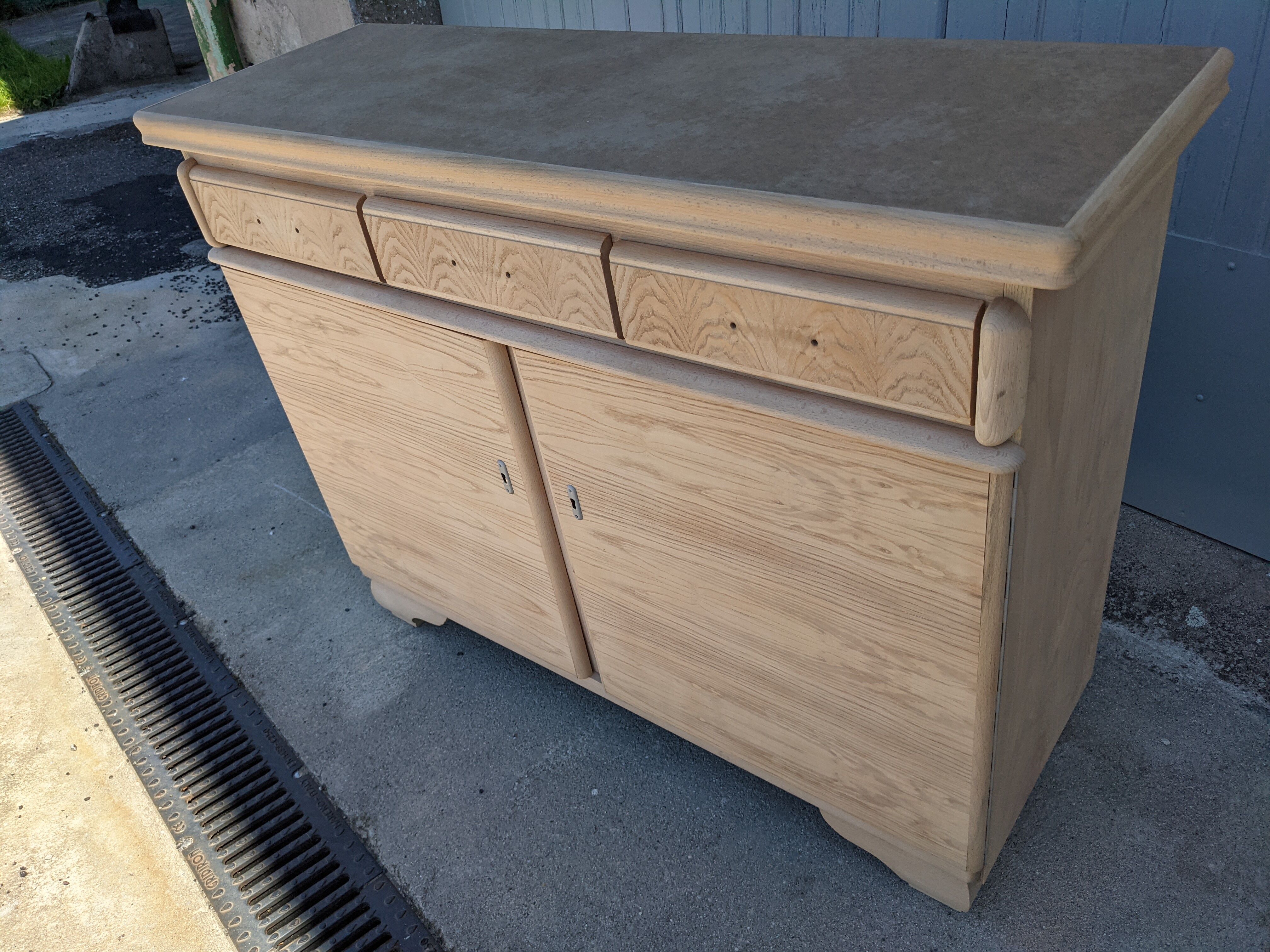 Raw chest of drawers