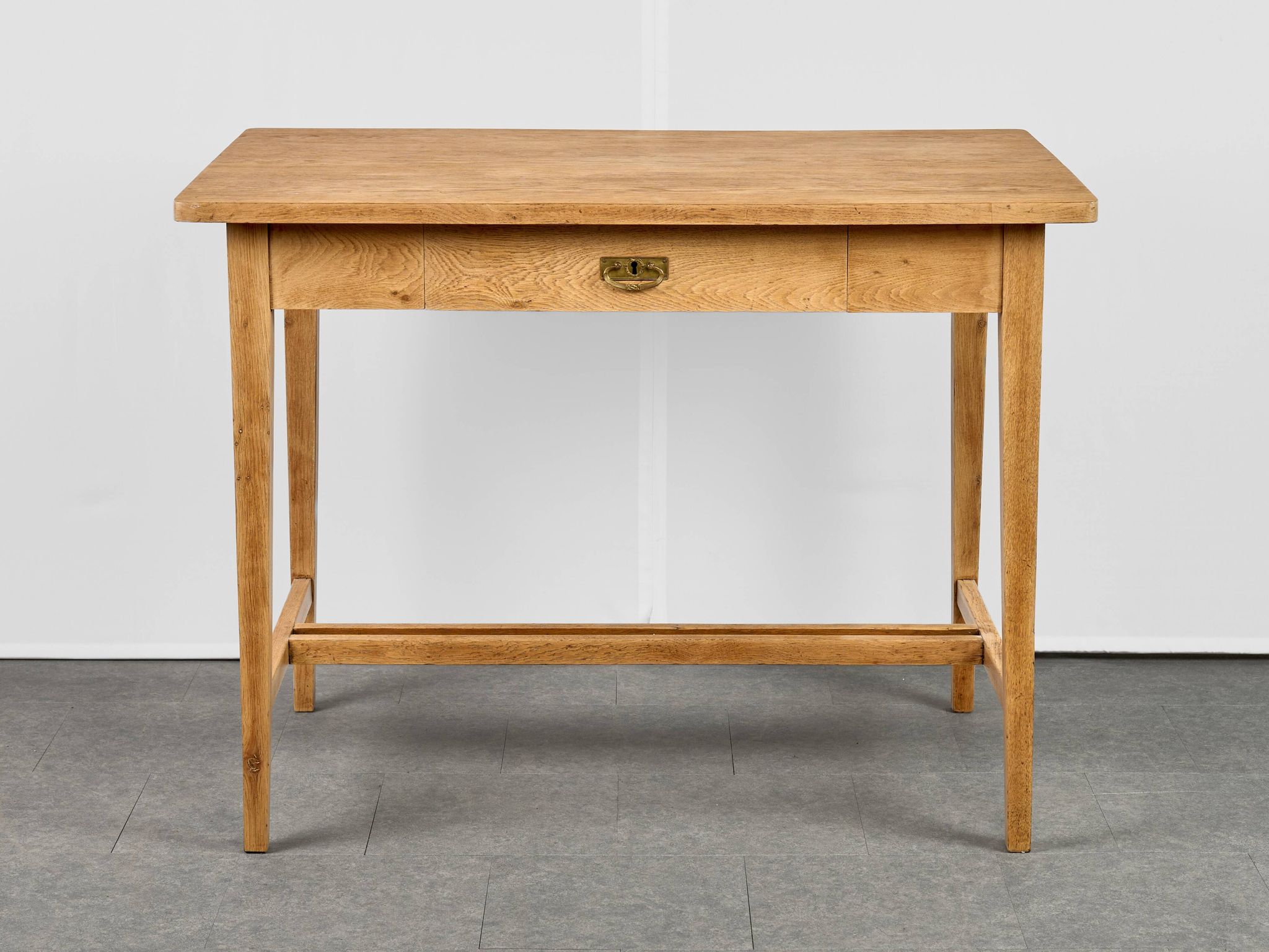 Table en chêne vintage, Tchécoslovaquie