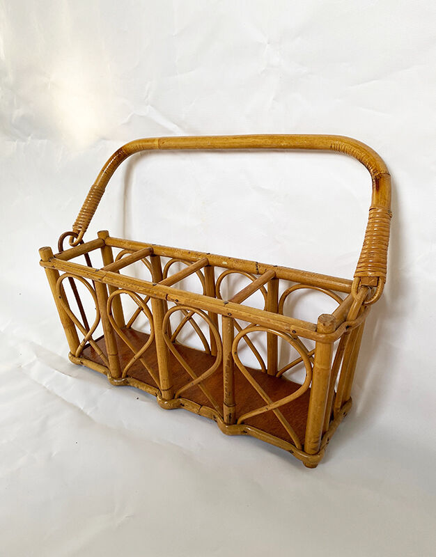 Rattan bottles holder