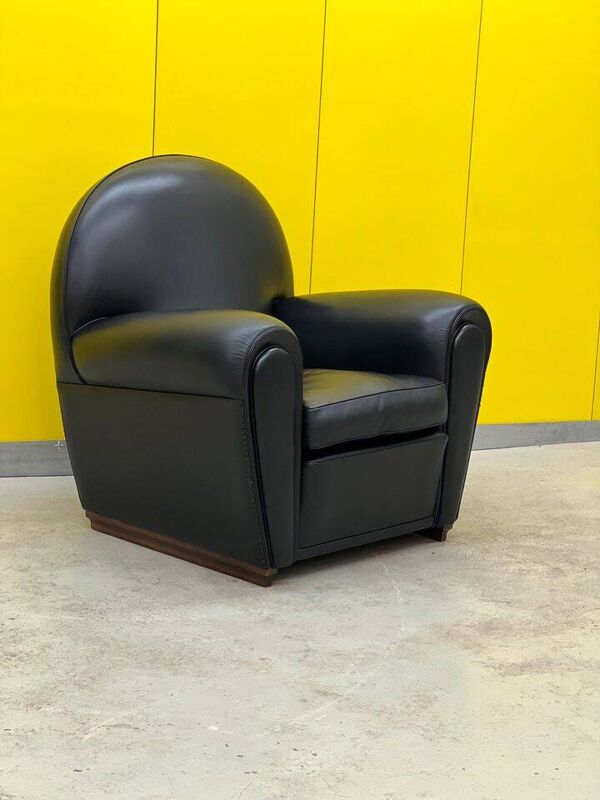 Fauteuil XC Poltrona Frau « Vanity Fair » en cuir véritable noir.