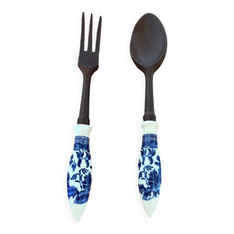 Wooden and porcelain salad cutlery