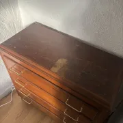 Wooden chest of drawers