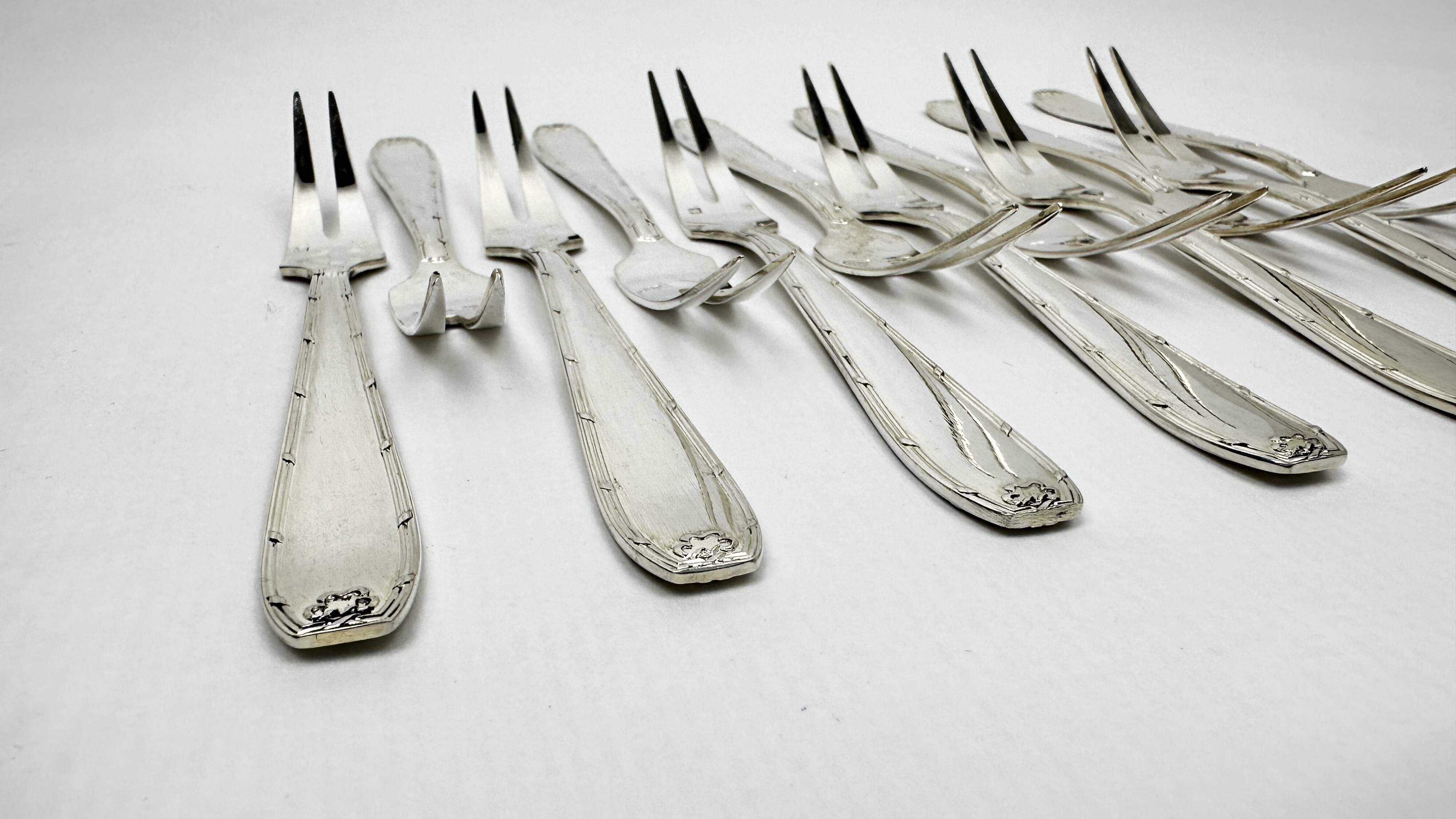 Set of 12 Saint Médard Snail Forks