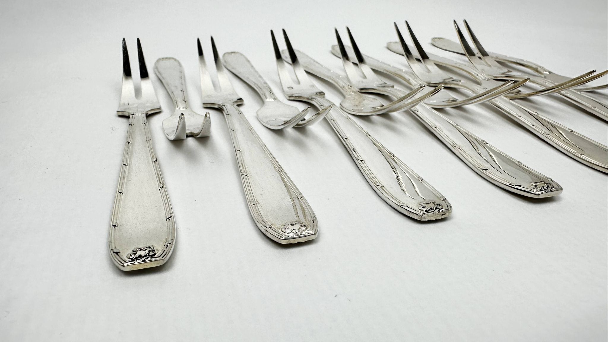 Set of 12 Saint Médard Snail Forks