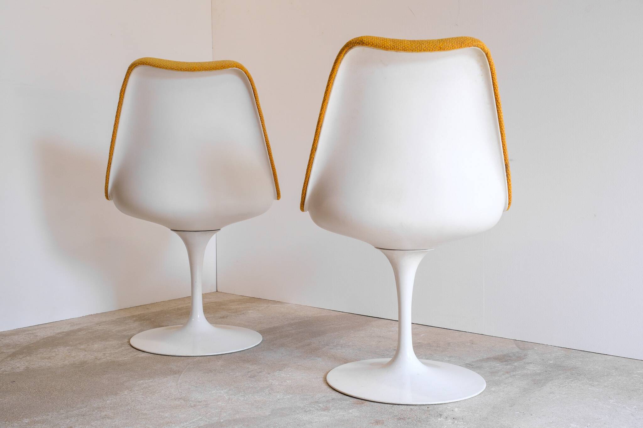 Tulip chair pair by Eero Saarinen for Knoll International