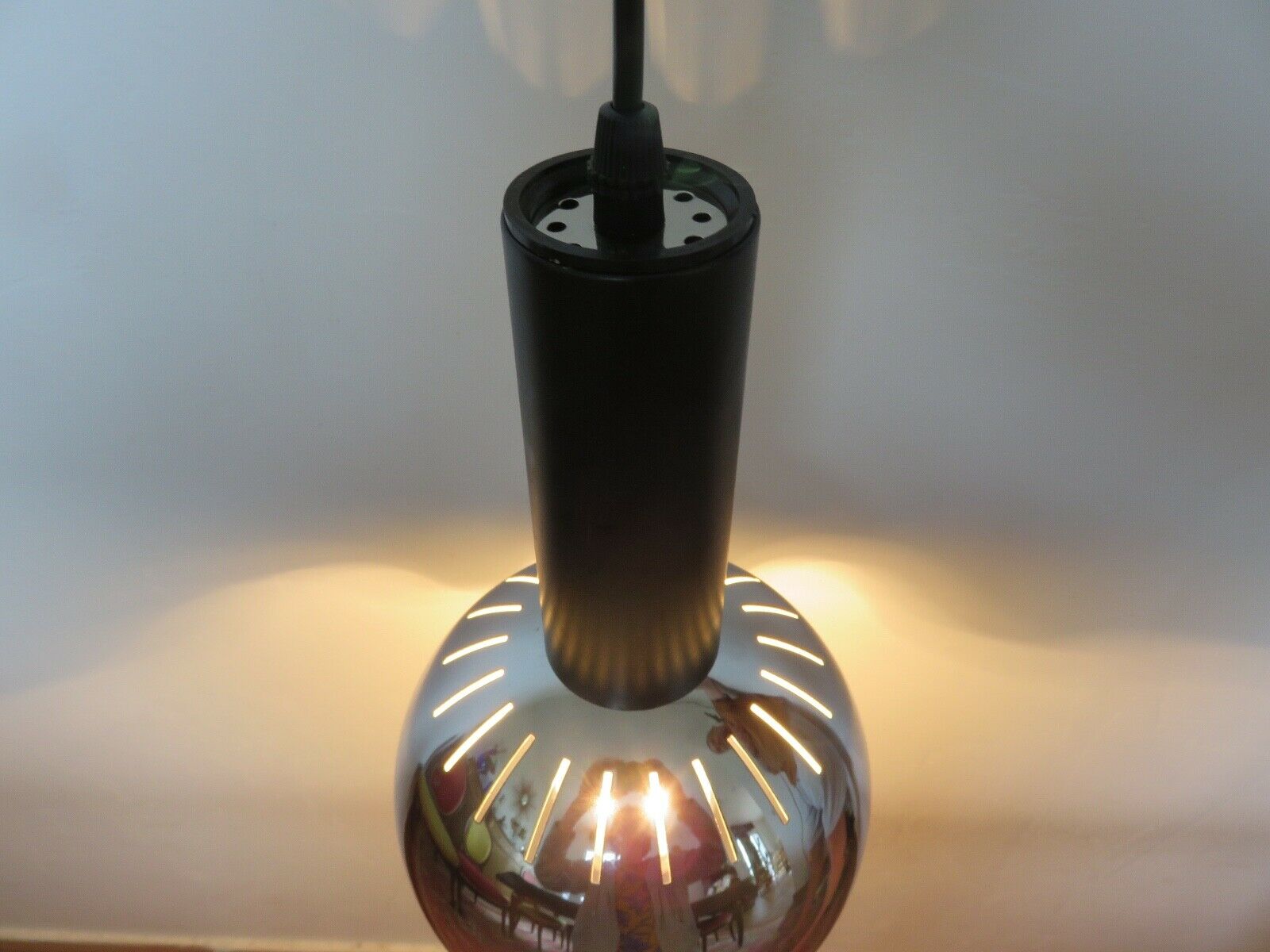 Chrome metal suspension 70s