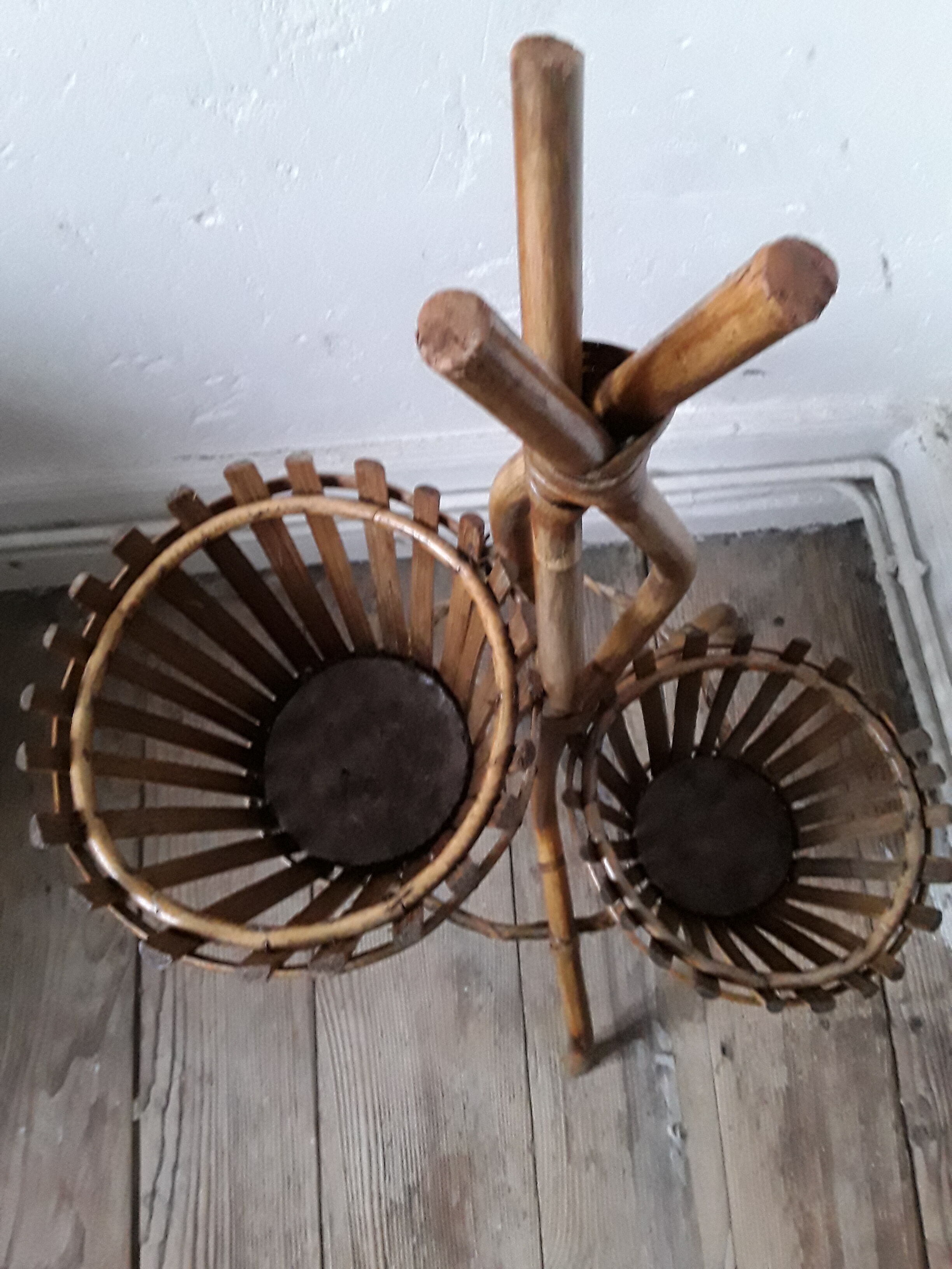 Porte-plante en rotin vintage
