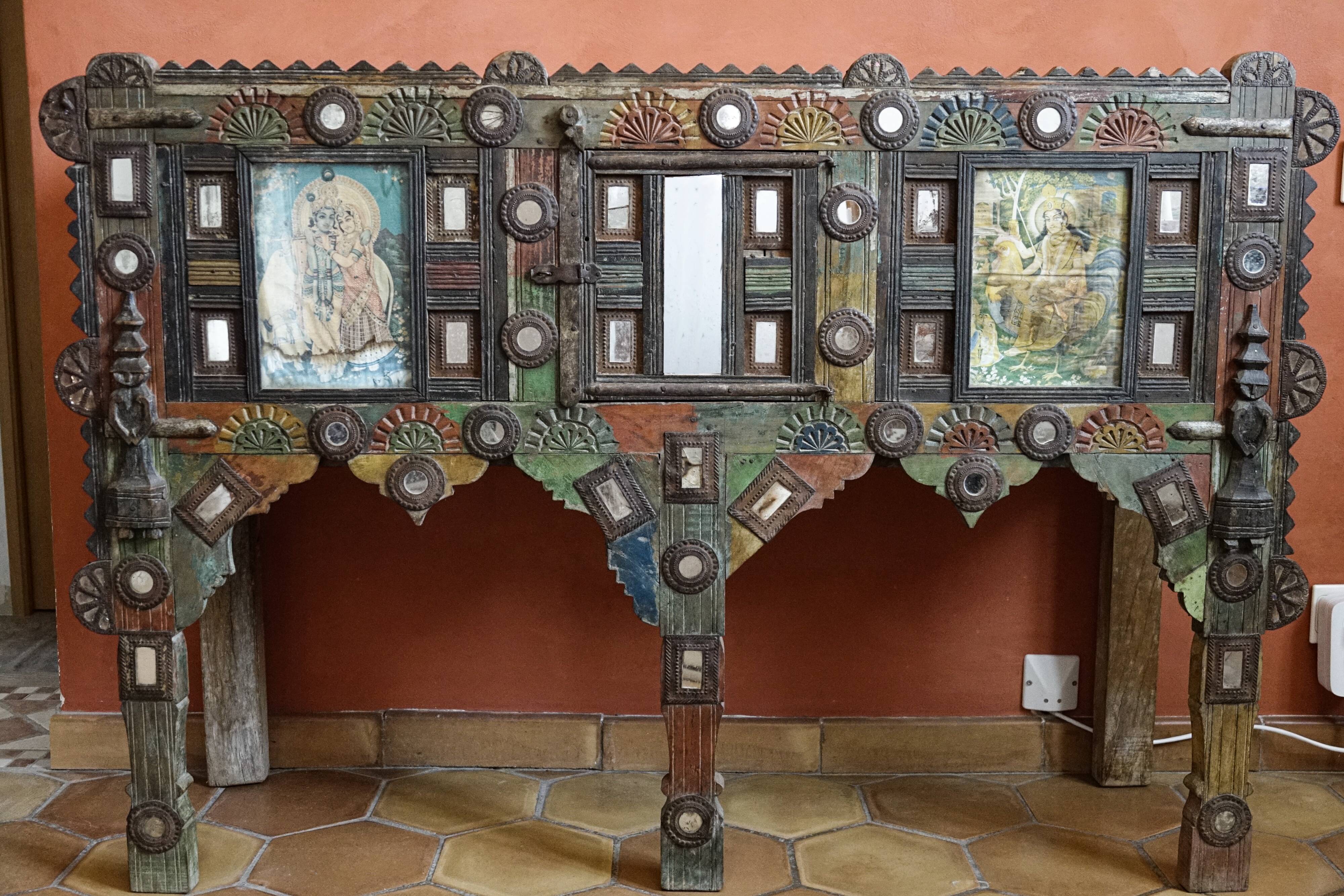 Ancient indian furniture Damchiya