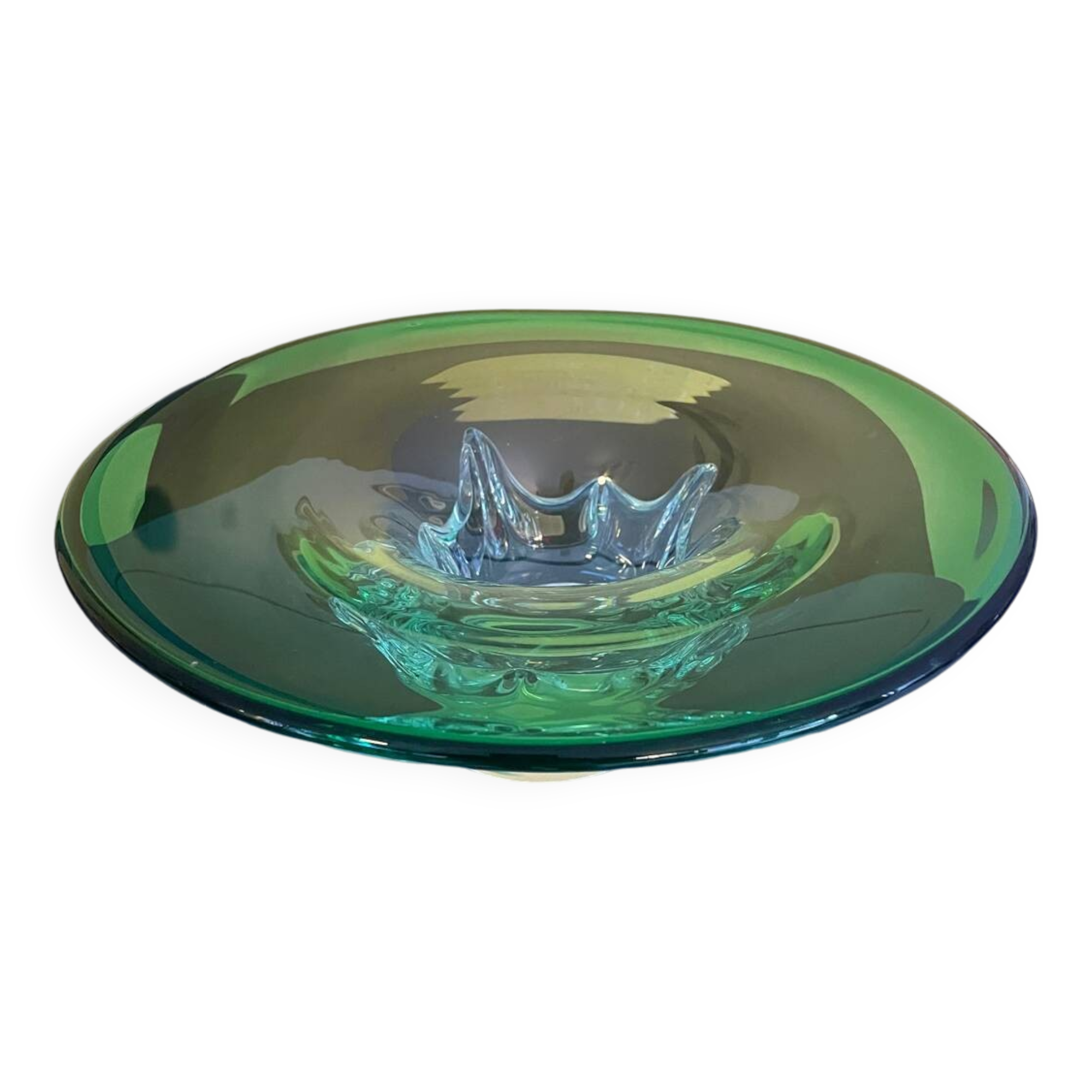 Glass fruit bowl
