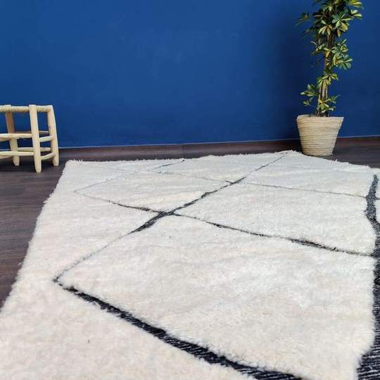 Beni Ouarain Berber rug with engraved patterns 170x255 cm
