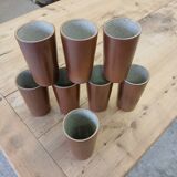 8 mugs/ tasses en grès vernisse