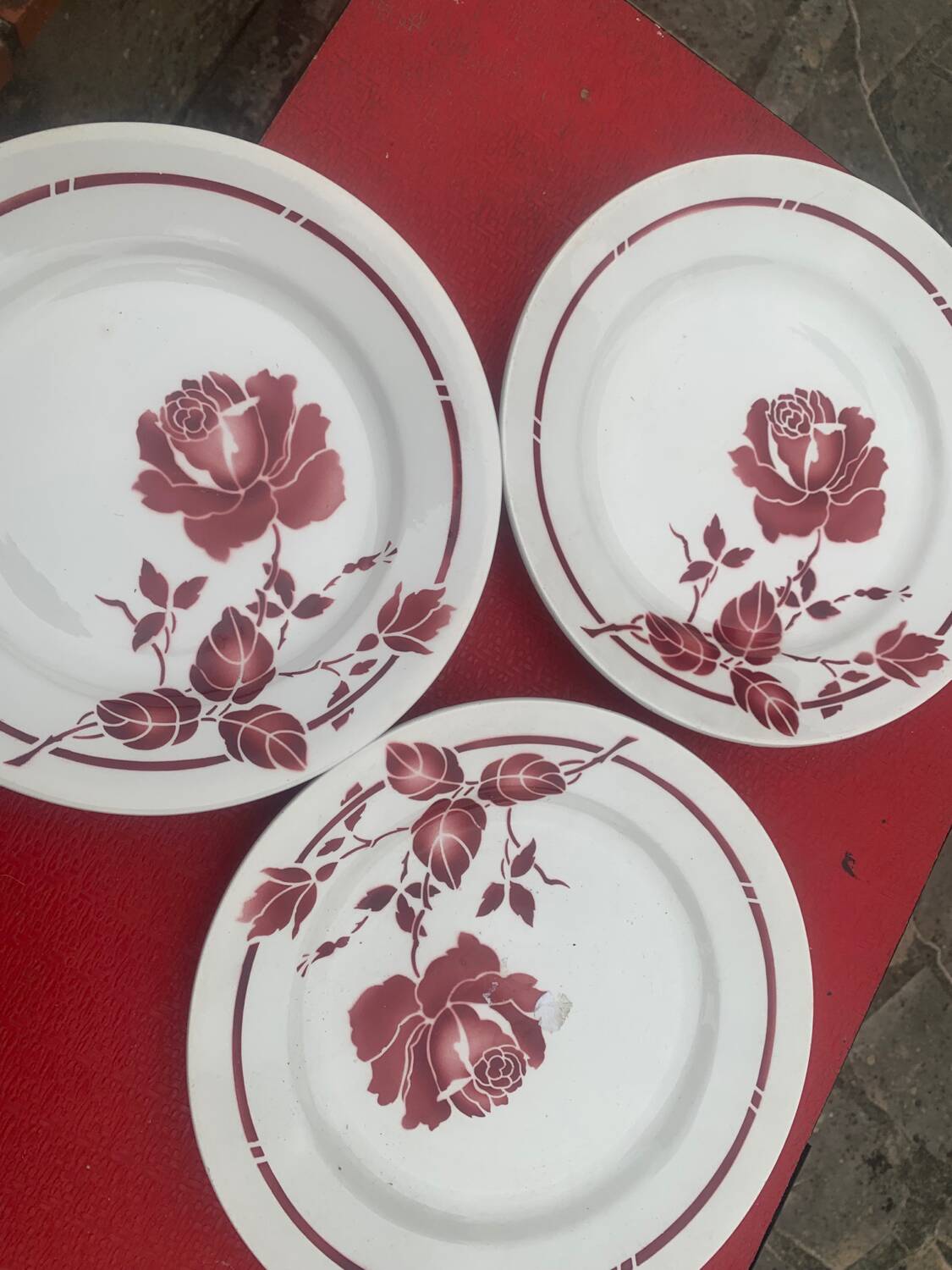 Red flower plate