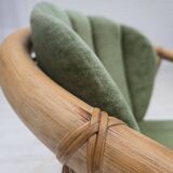 Années 1970, paire de fauteuils lounge scandinaves, mobilier en velours et rotin