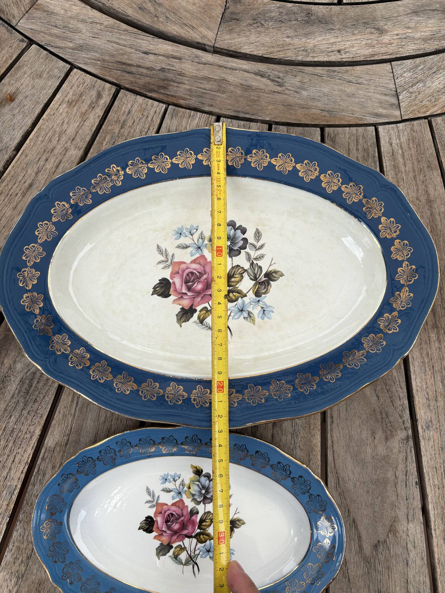 Oval plates L’Amandinoise
