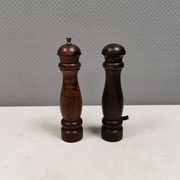 Salière et poivrière en bois de rose, Danemark 1960-70.