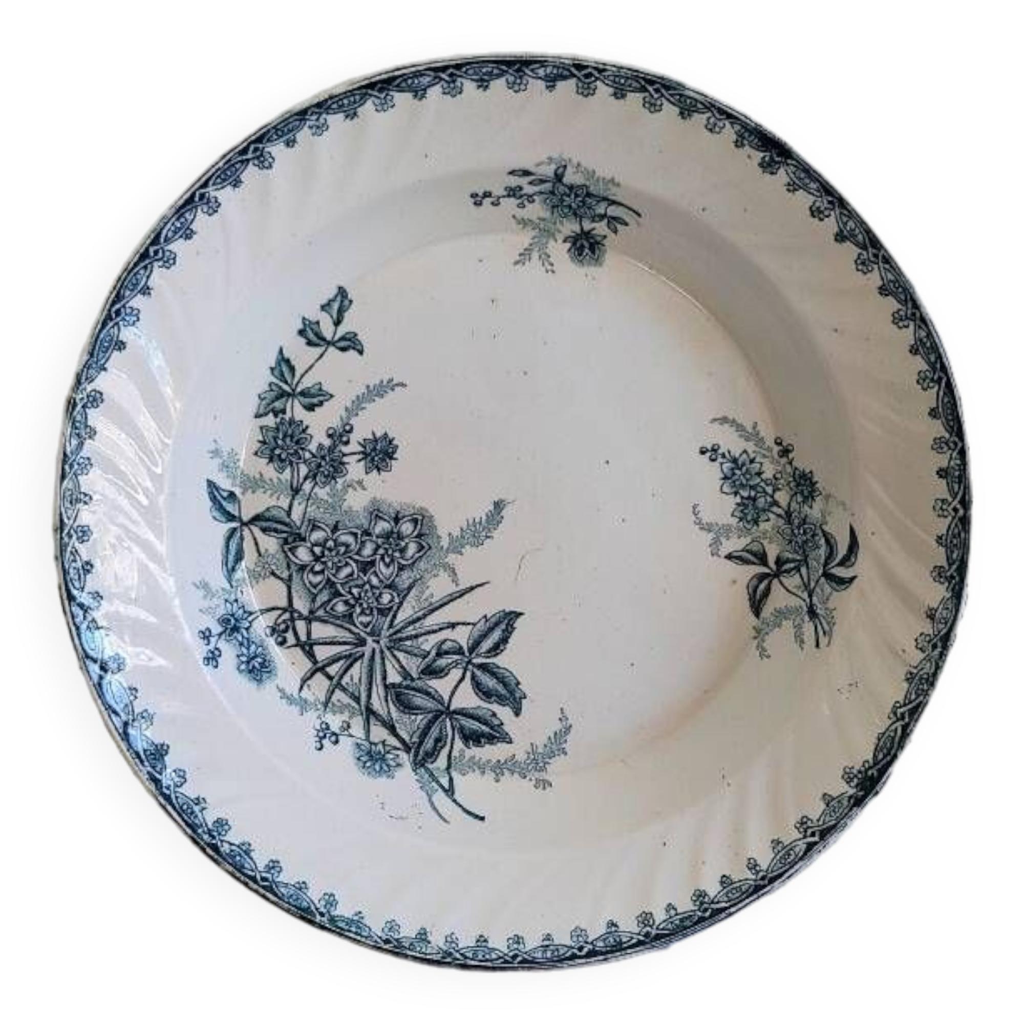 Round dish in Sainte Amandinoise iron earth