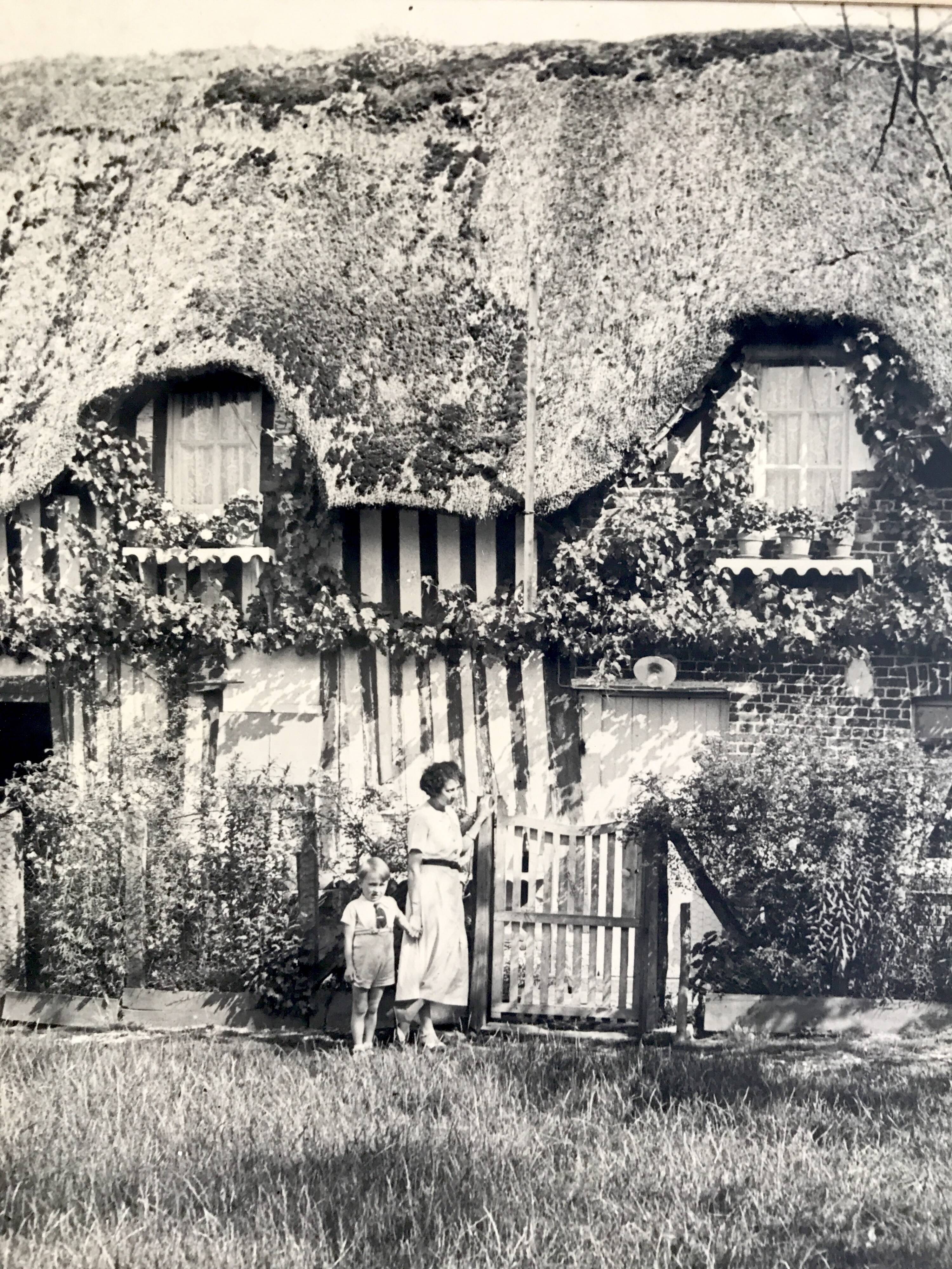 Georges lefebvre, old cottage, black and white photo, circa 1930. signed in ink