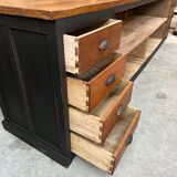 Counter early twentieth oak