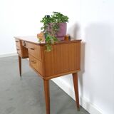 Side table met lades en messing details uit Zweden, kinder bureau