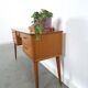 Side table met lades en messing details uit Zweden, kinder bureau