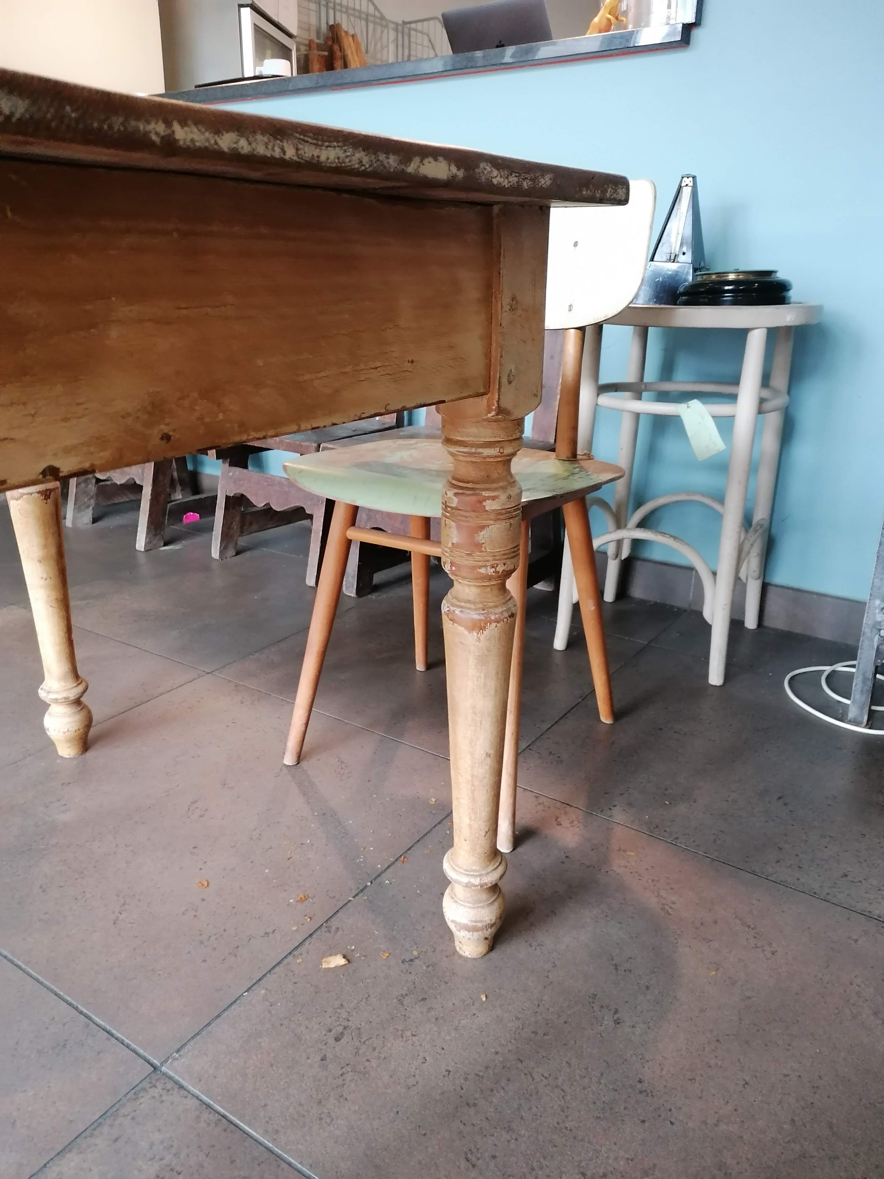 wooden dining table, vintage, turned legs, firm table style