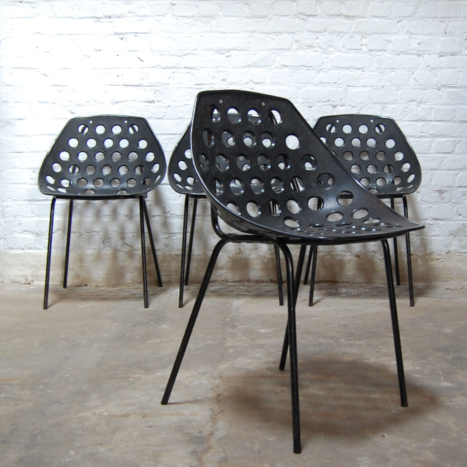 Set of 4 chairs model "Coquillage" by Pierre Guariche for Meurop