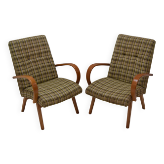 Set of two armchairs by Jaroslav Šmídek for TON, 1960s.