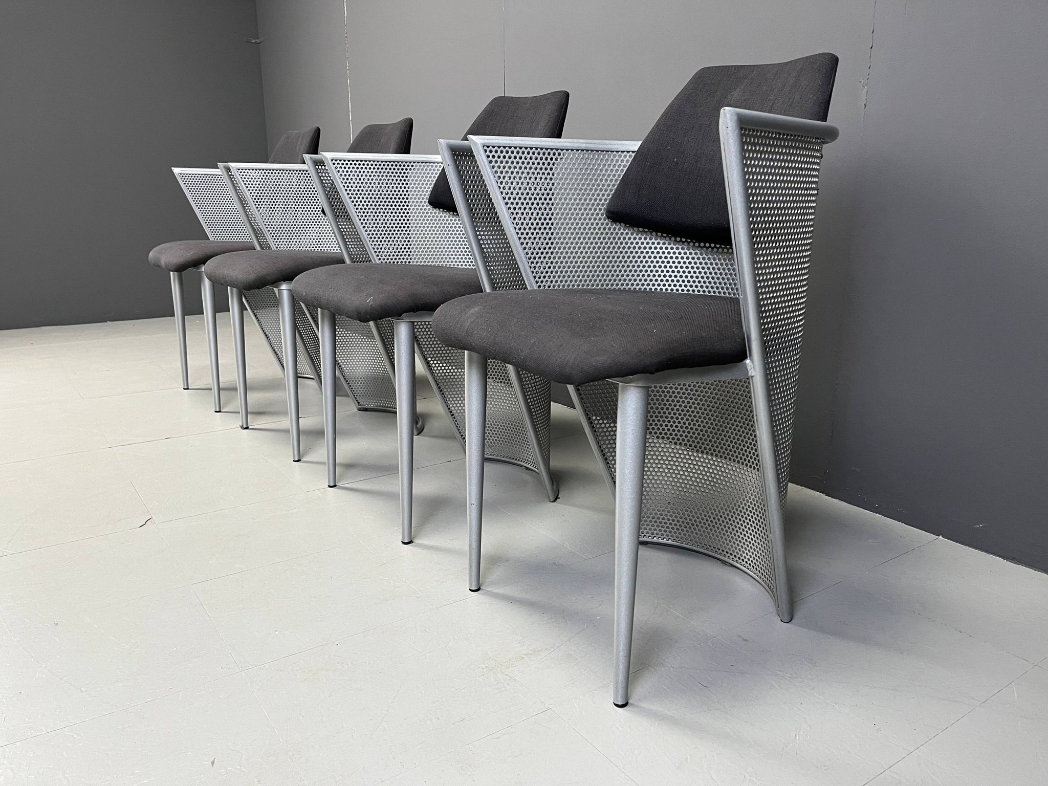Chaises de salle à manger en métal postmodernes, années 1980
