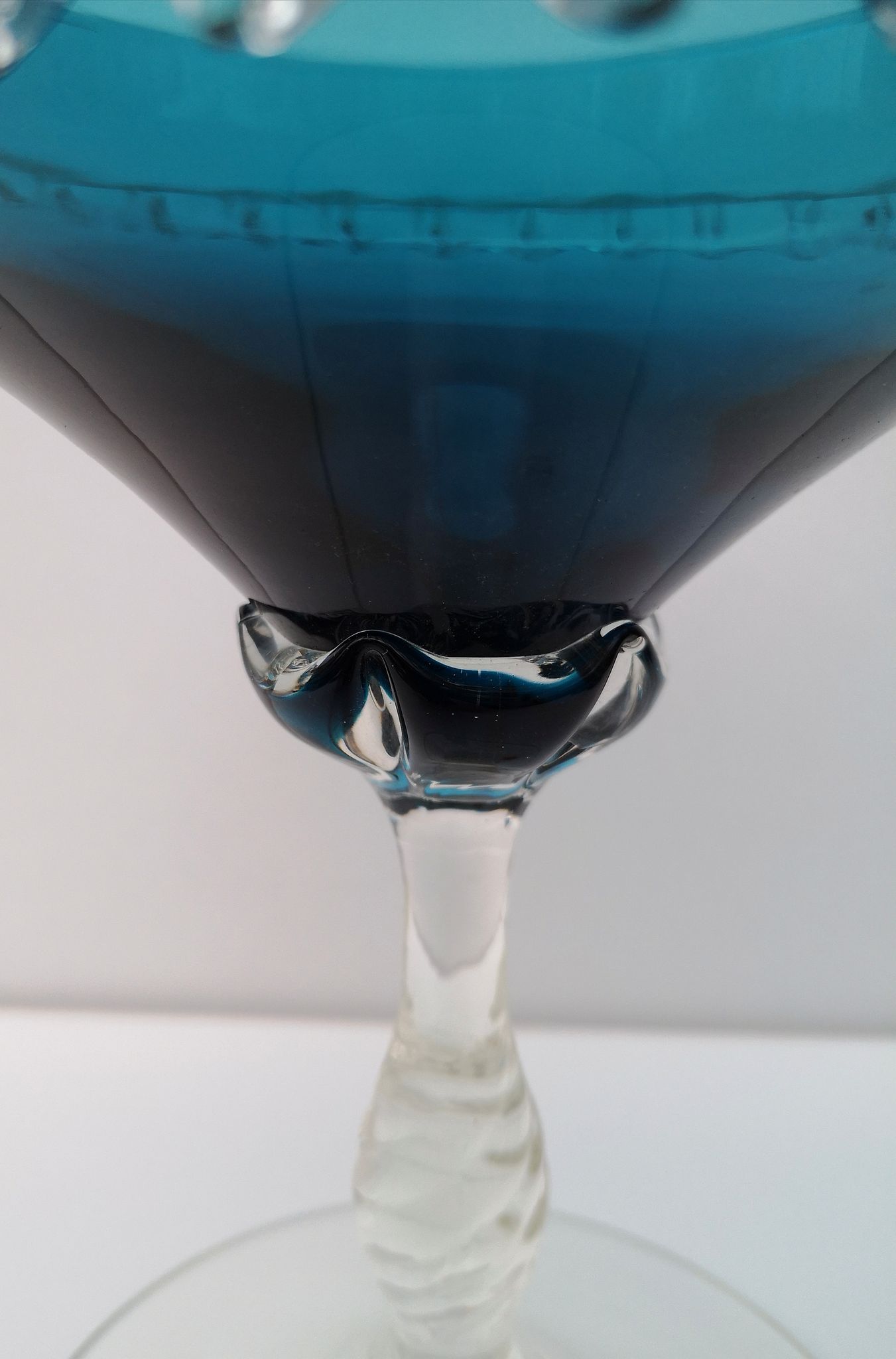 Coupe vintage sur pied en verre, italie