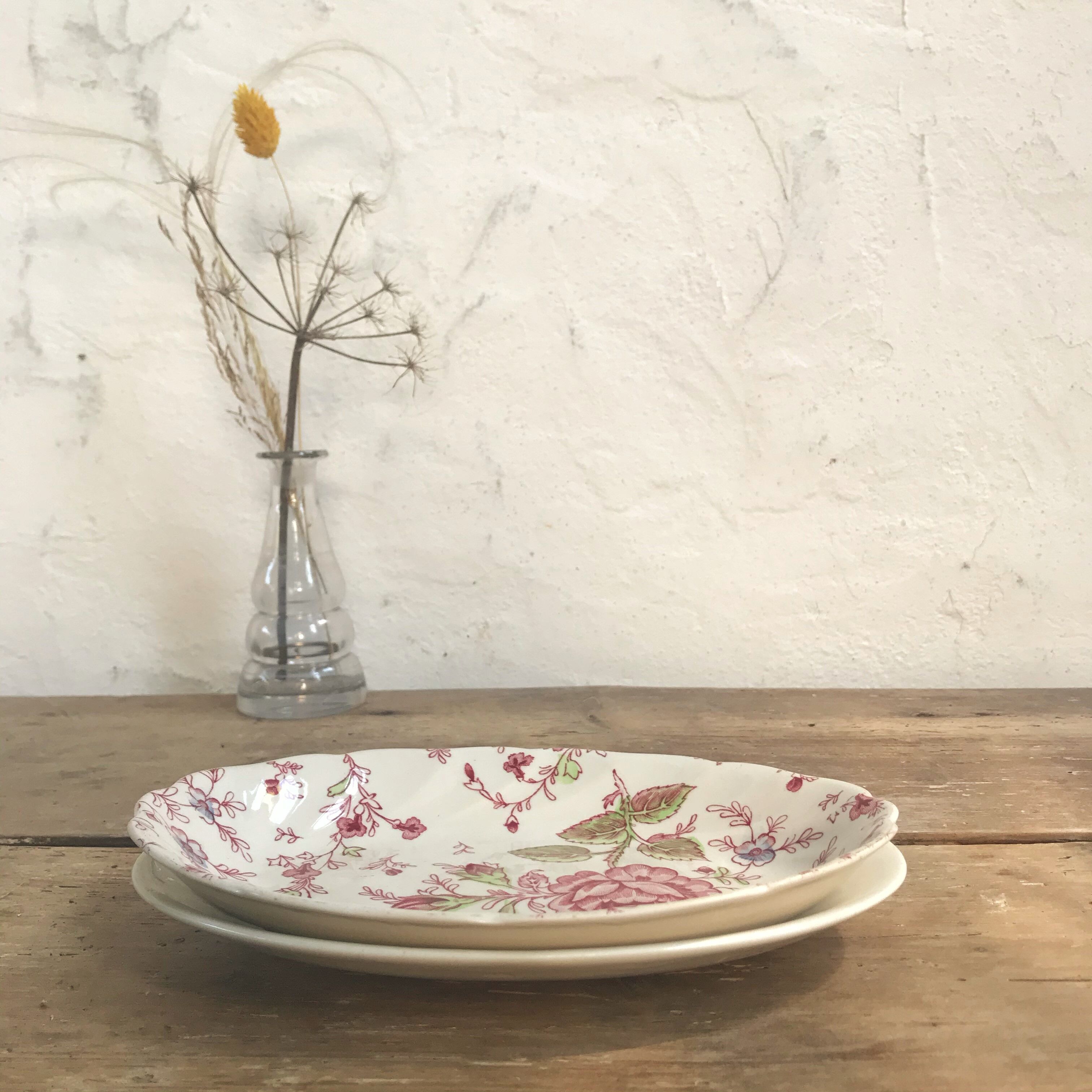 Pair of English earthenware ravines