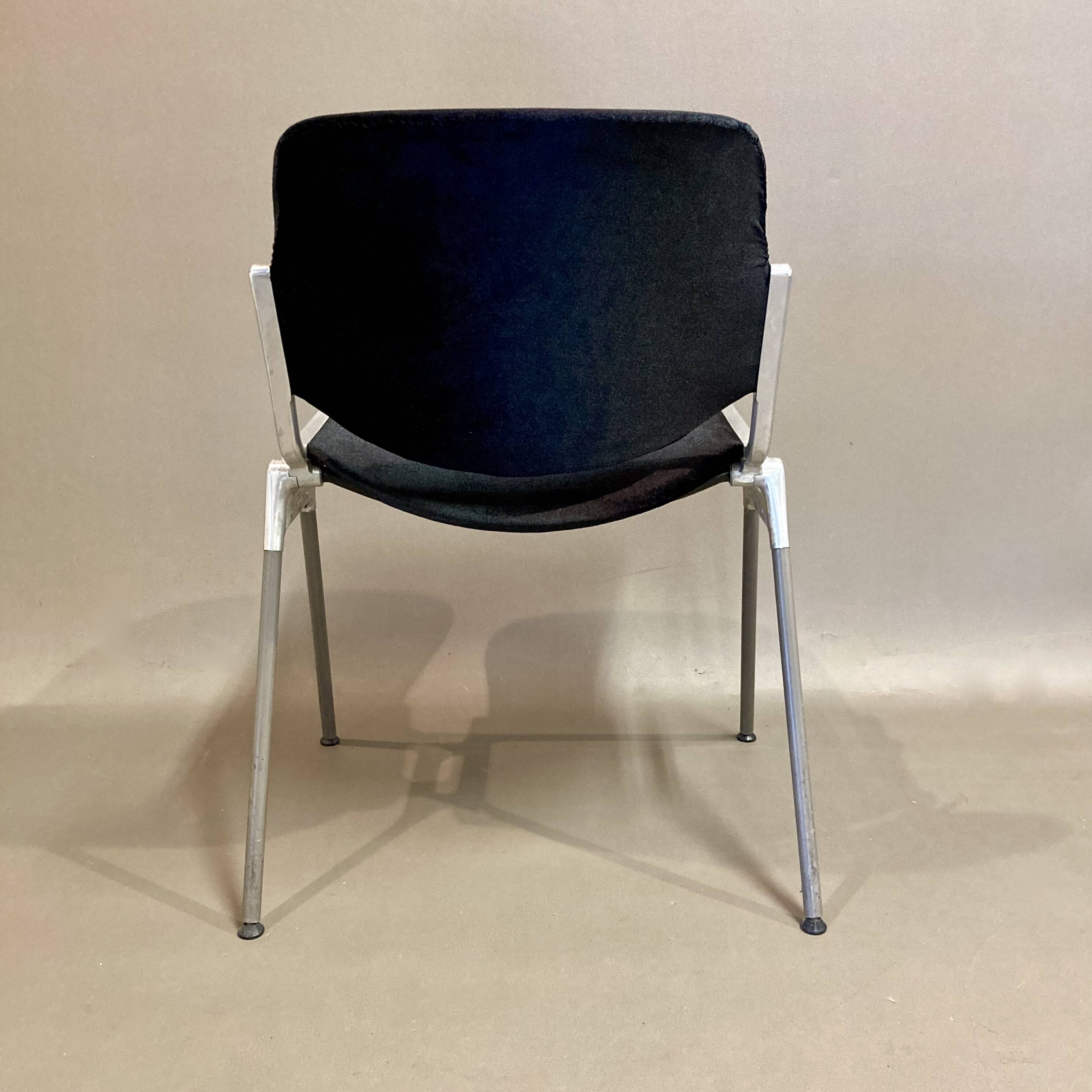 Set of 6 "GIANCARLO PIRETTI" chairs.