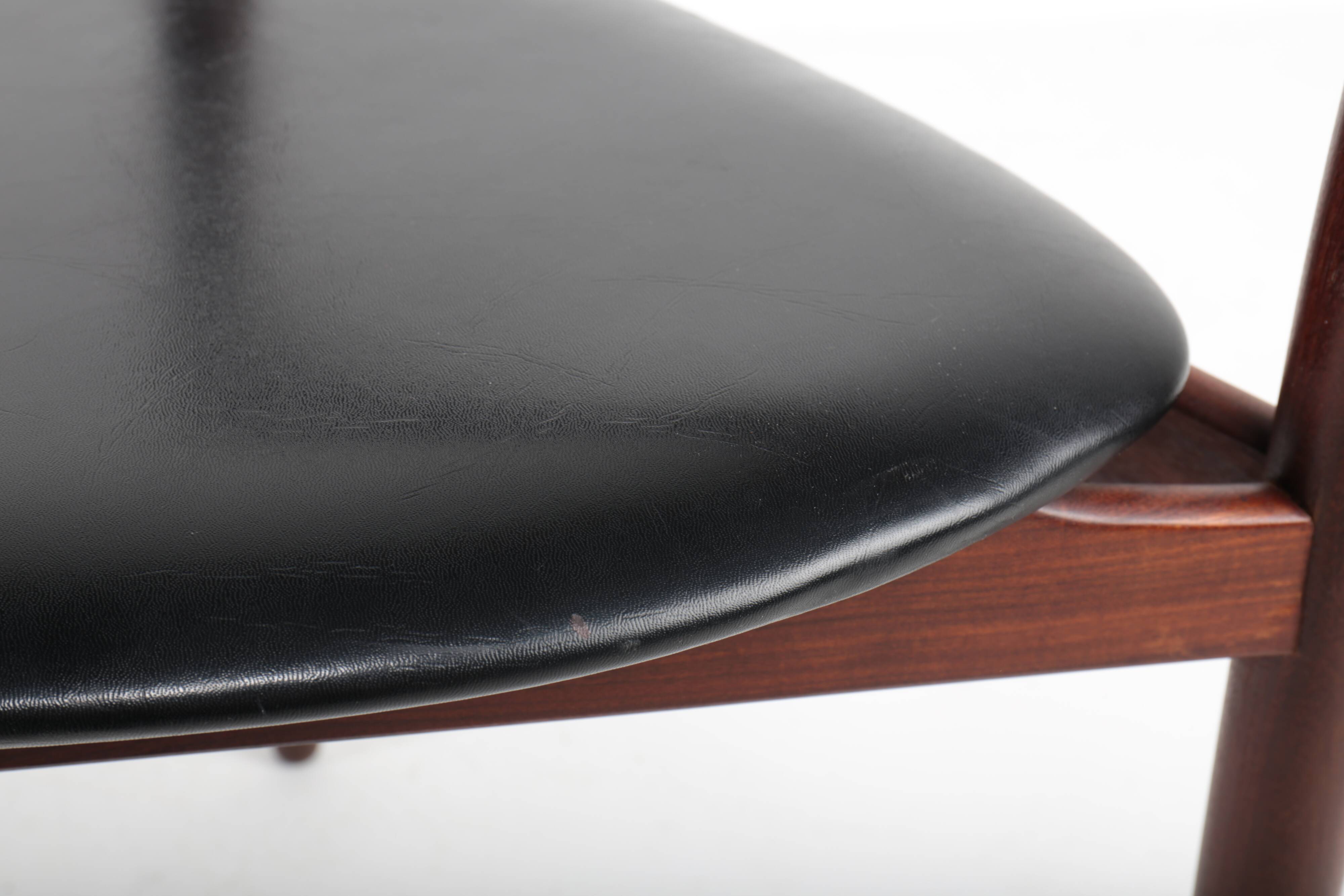 Pair of "Roundette" chairs by Hans Olsen for Frem Rolje, Denmark