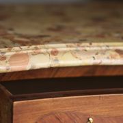 Somptueux semainier galbé en bois de placage de style Louis XV