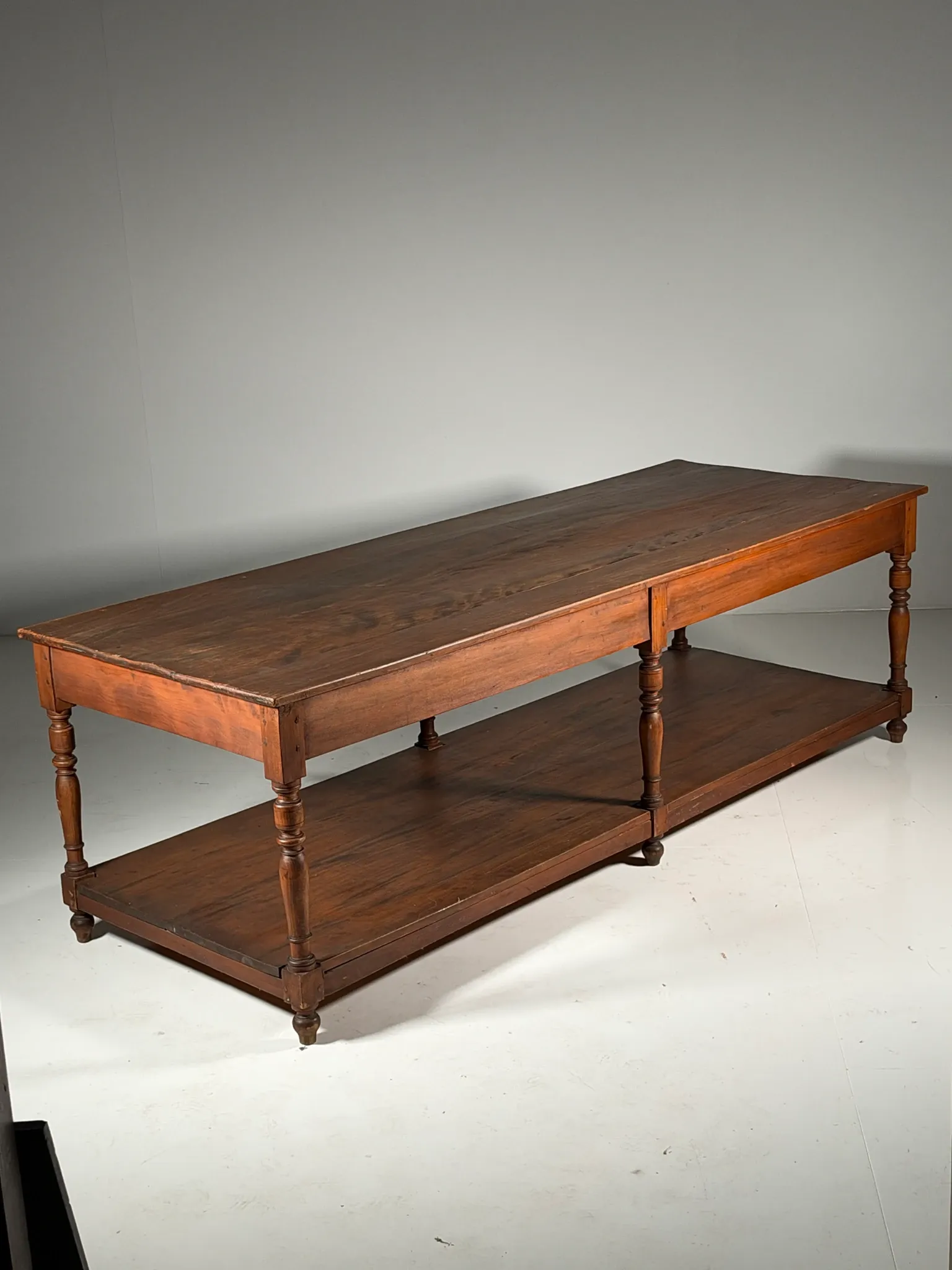Table drapier belge vers 1920